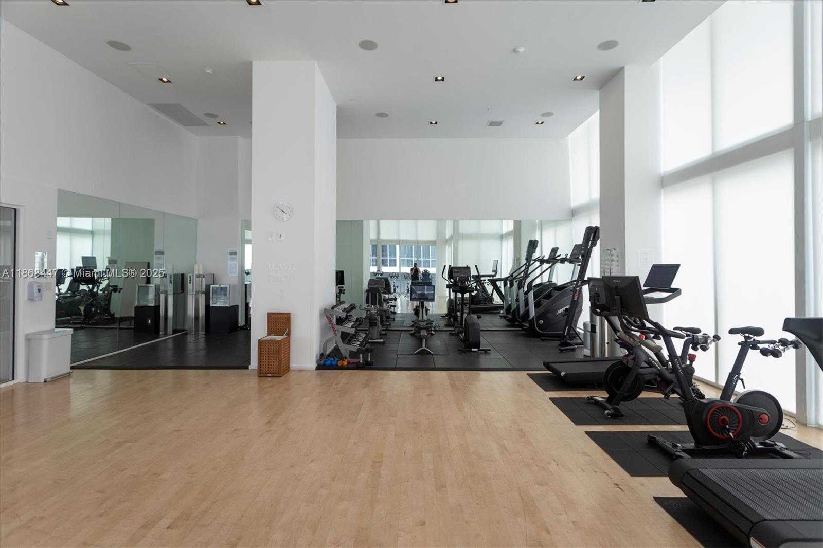 Small Image of 1040 BISCAYNE BLVD #3106, Miami Number 38