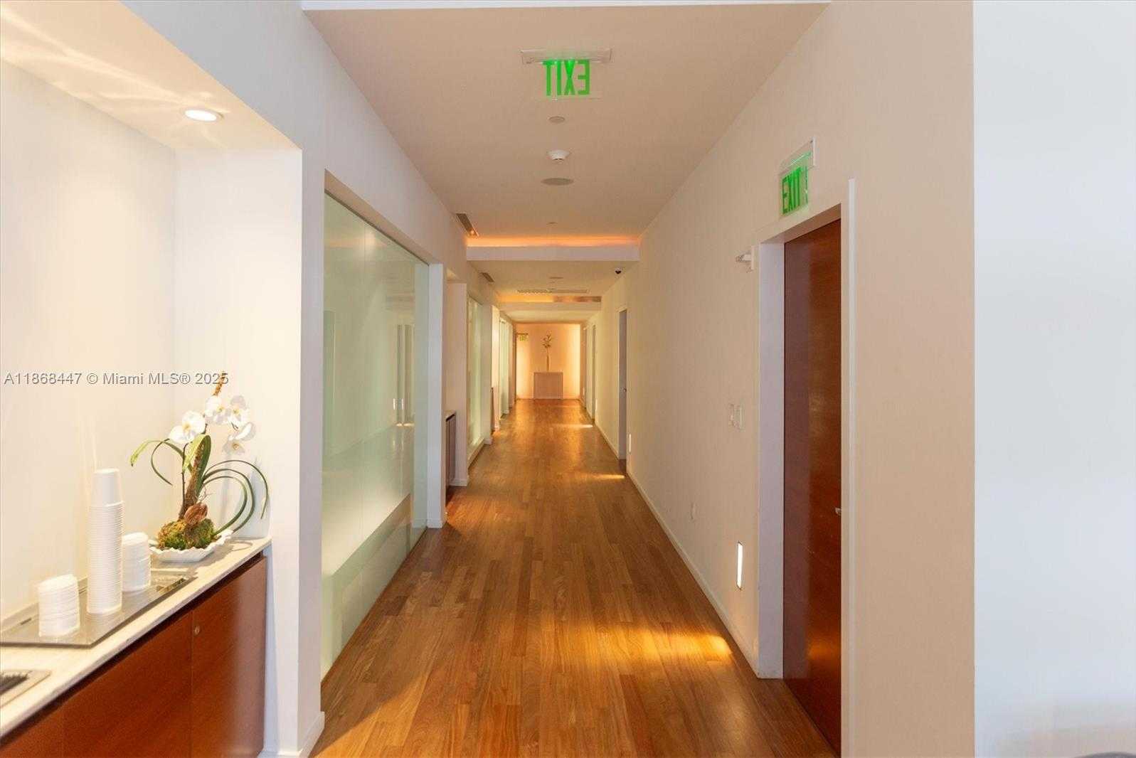 Small Image of 1040 BISCAYNE BLVD #3106, Miami Number 41