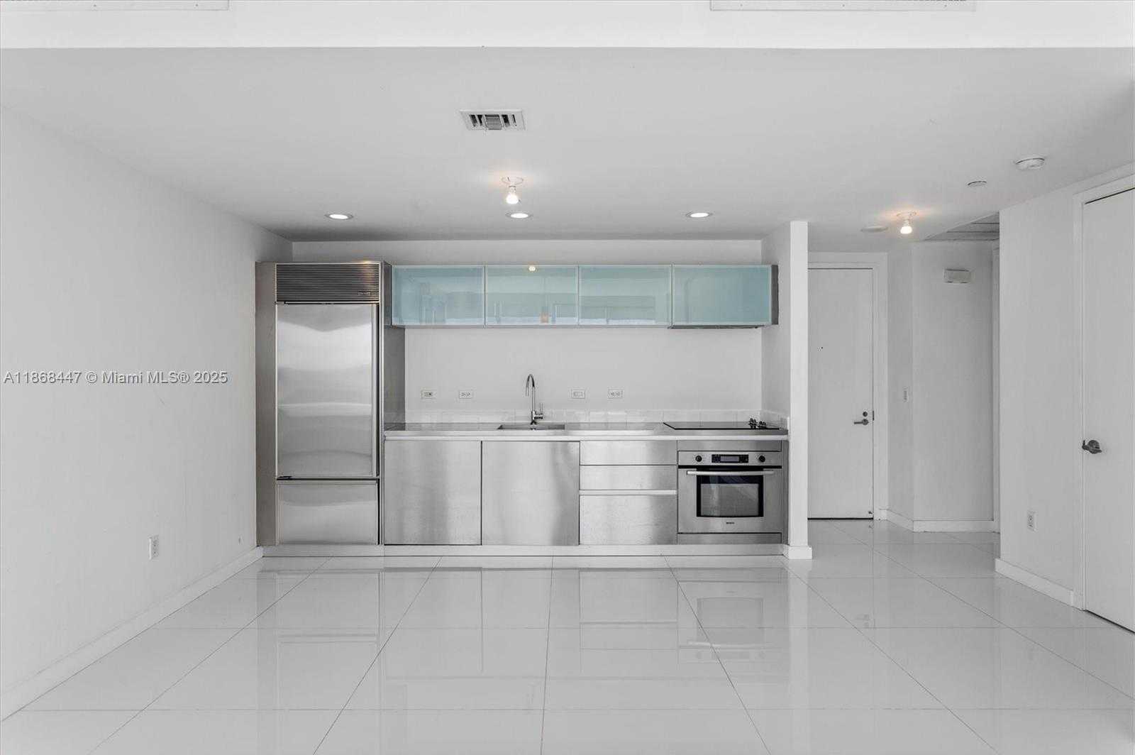 Small Image of 1040 BISCAYNE BLVD #3106, Miami Number 6