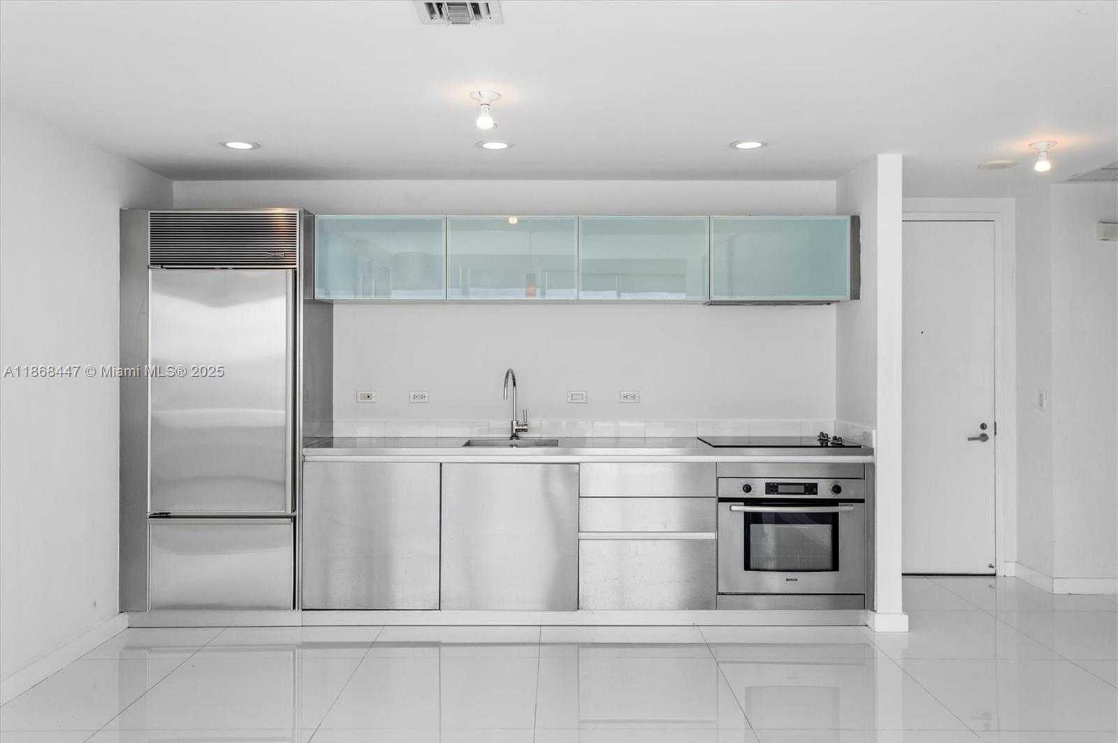 Small Image of 1040 BISCAYNE BLVD #3106, Miami Number 7
