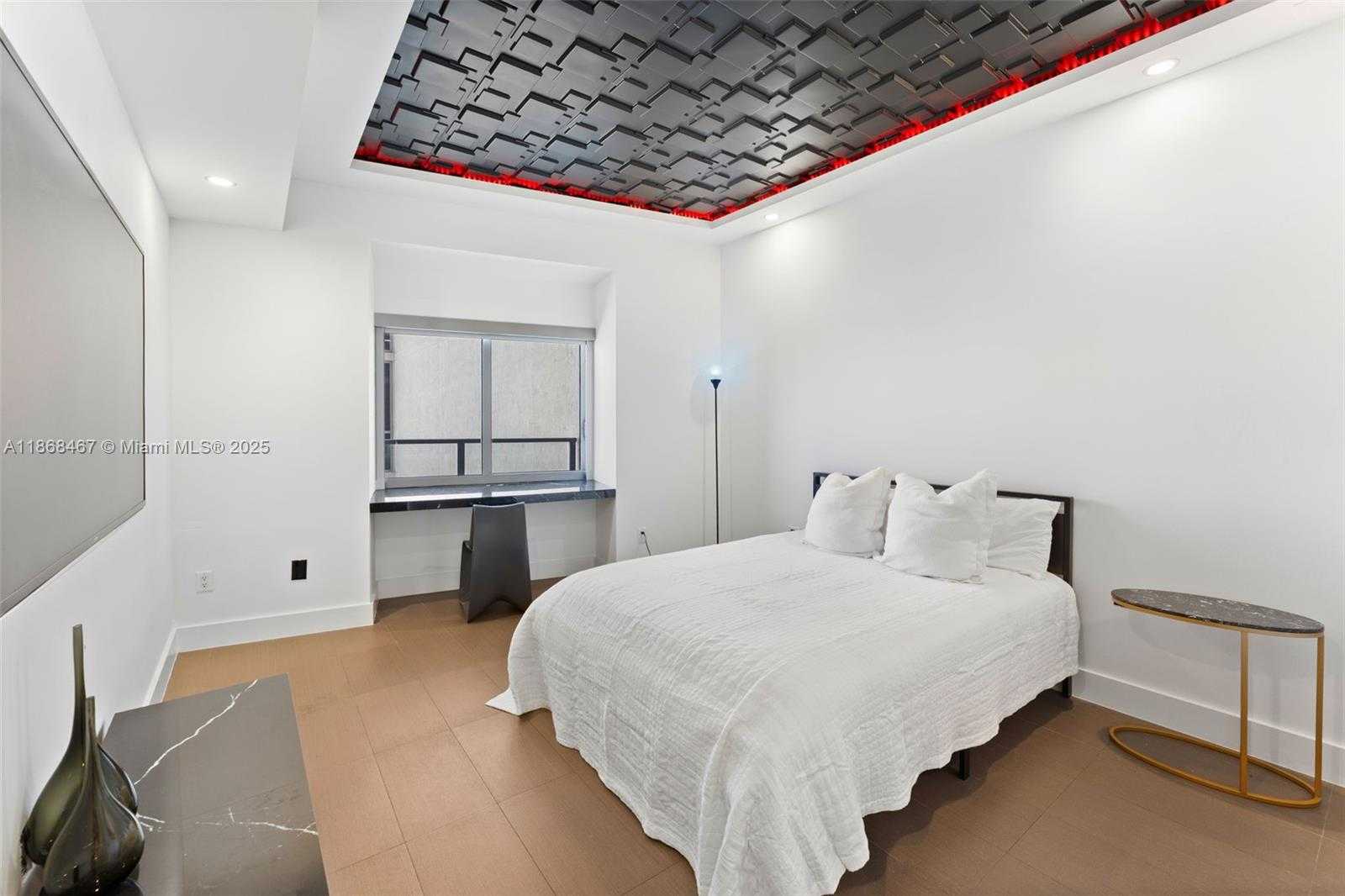 Small Image of 1100 BISCAYNE BLVD #4004, Miami Number 17