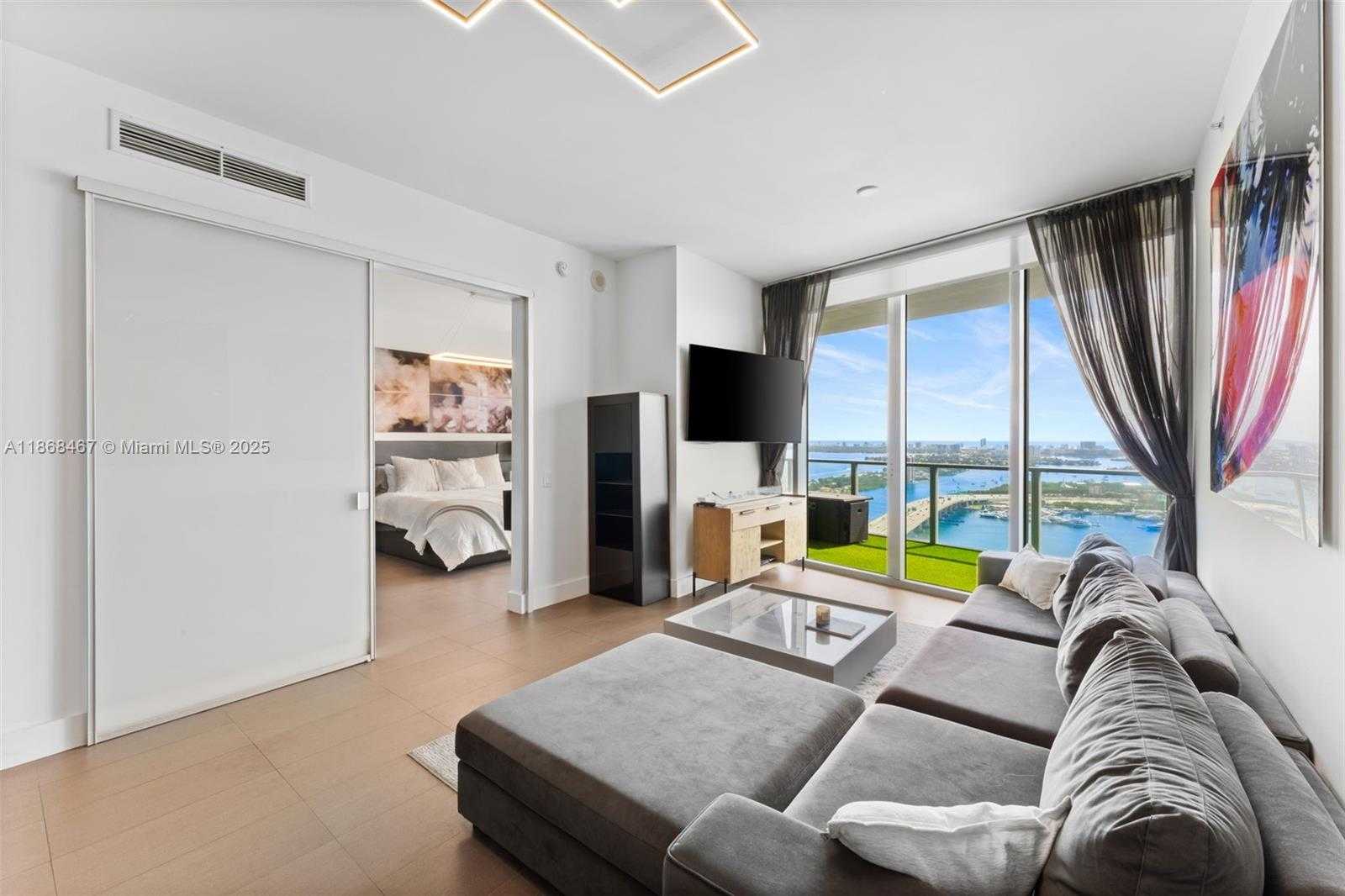 Small Image of 1100 BISCAYNE BLVD #4004, Miami Number 5