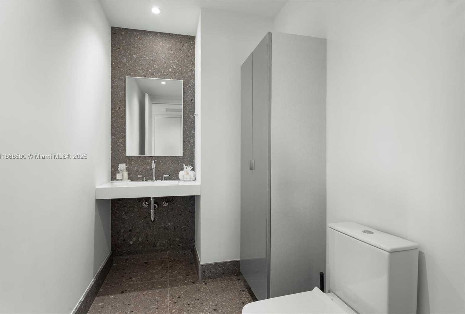 Small Image of 8701 COLLINS AVE #604, Miami Beach Number 27