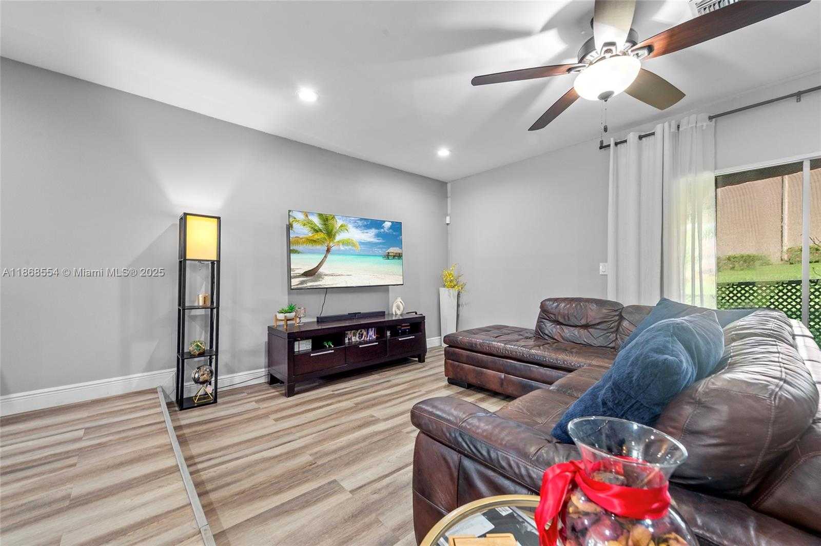 Small Image of 7068 WOODMONT AVE, Tamarac Number 13