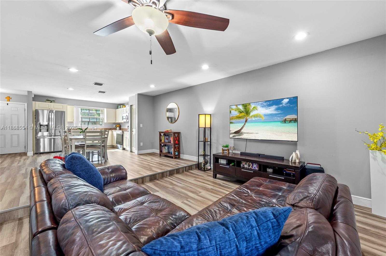 Small Image of 7068 WOODMONT AVE, Tamarac Number 14