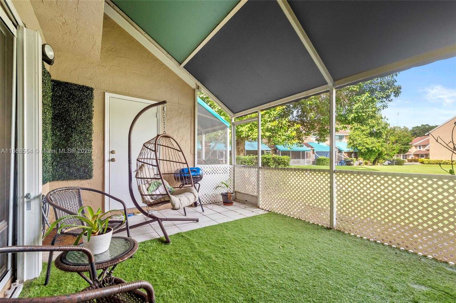 Small Image of 7068 WOODMONT AVE, Tamarac Number 32