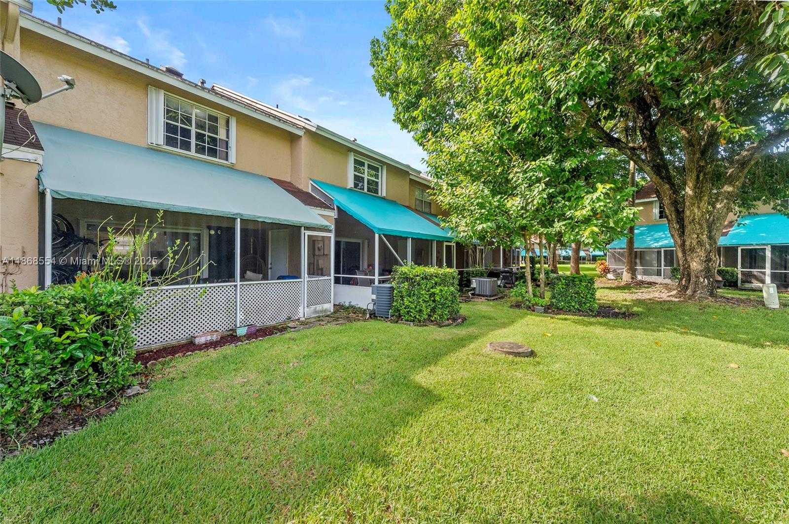 Small Image of 7068 WOODMONT AVE, Tamarac Number 37