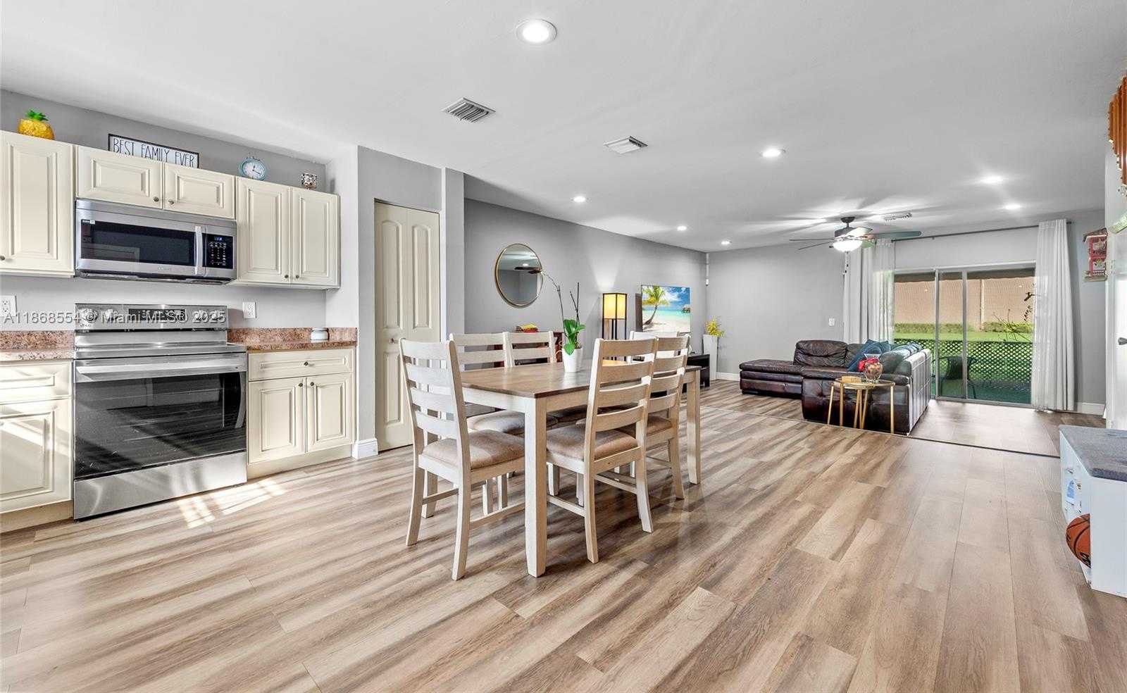 Small Image of 7068 WOODMONT AVE, Tamarac Number 4