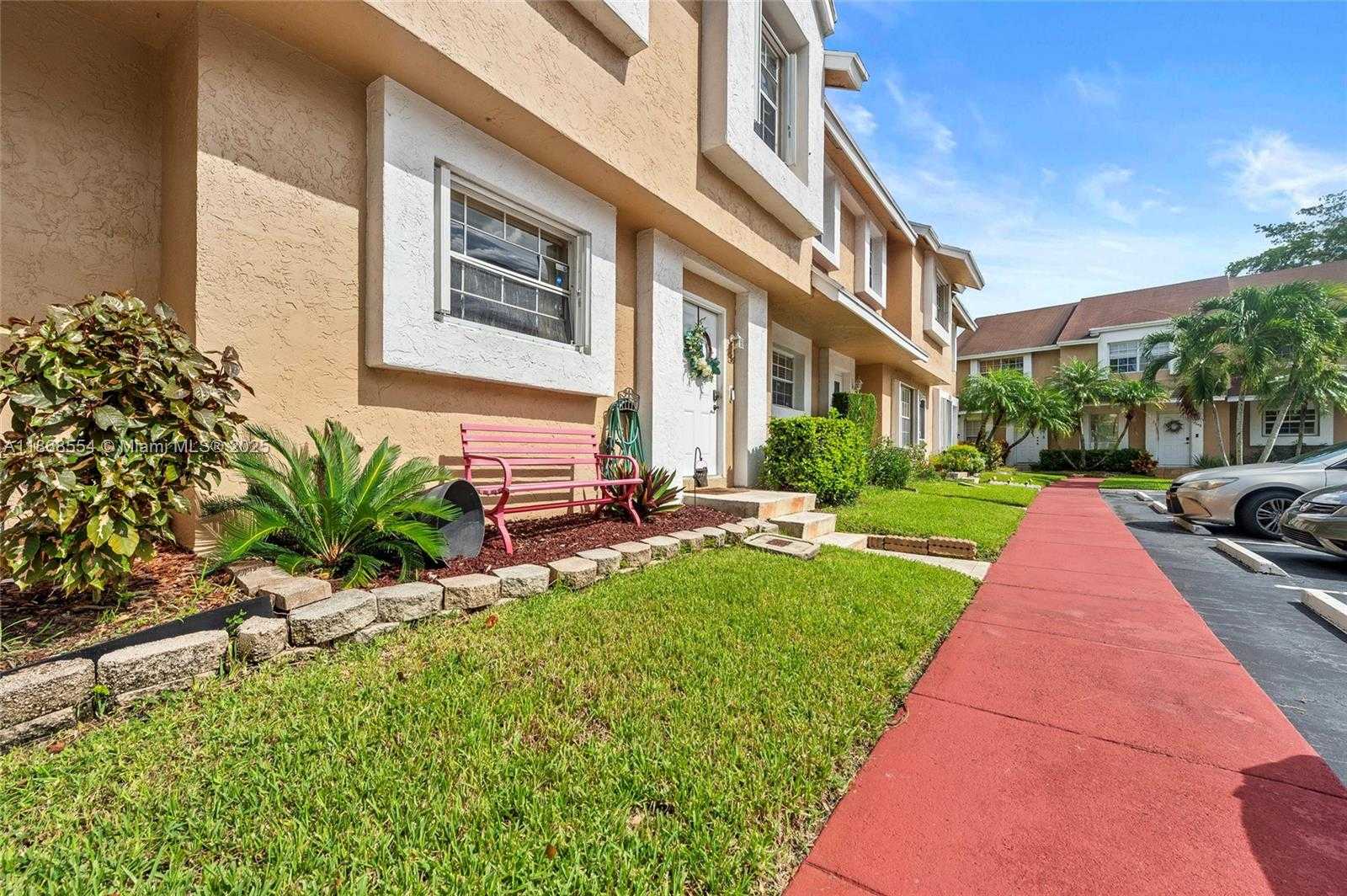 Small Image of 7068 WOODMONT AVE, Tamarac Number 41