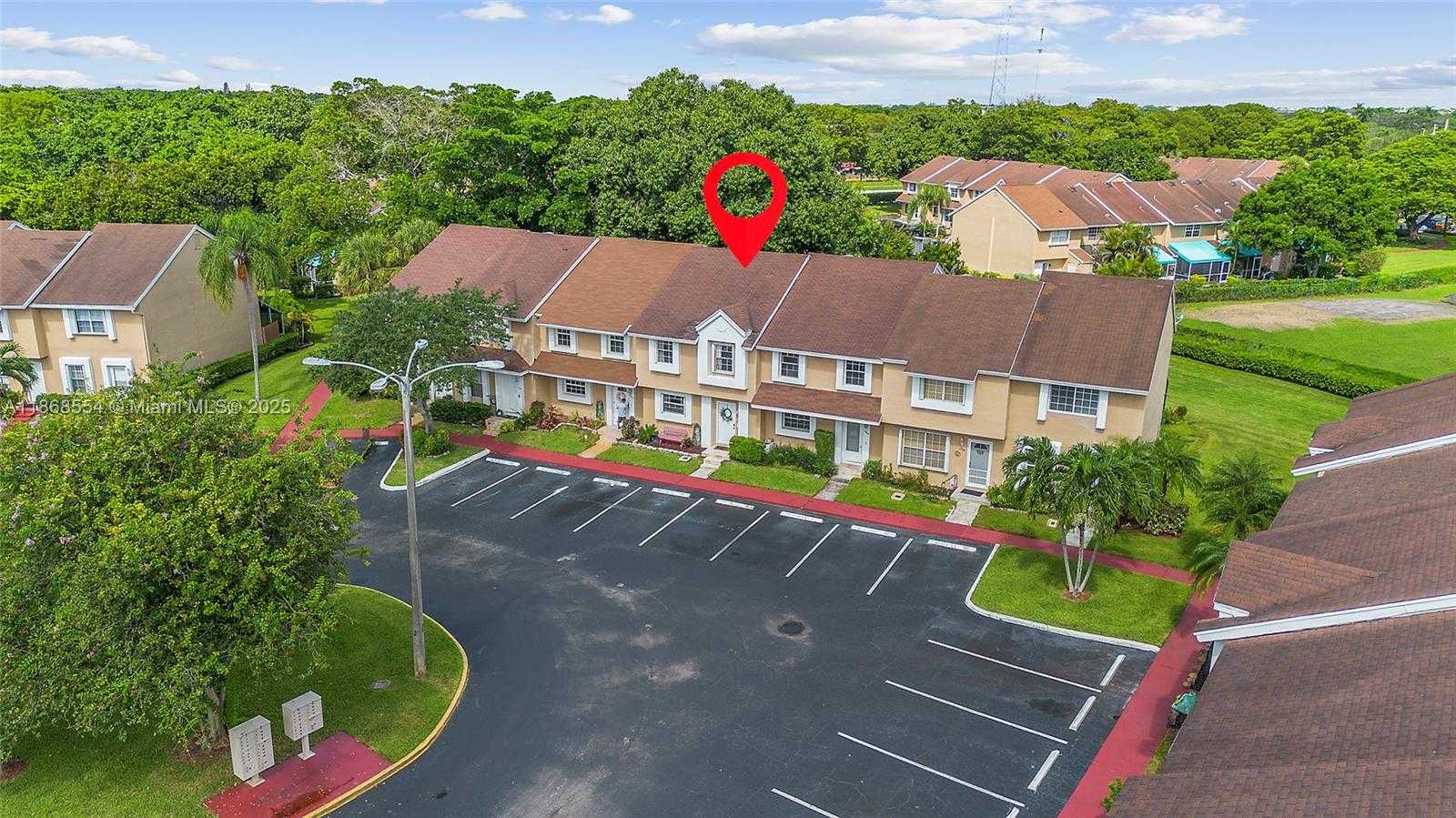 Small Image of 7068 WOODMONT AVE, Tamarac Number 43