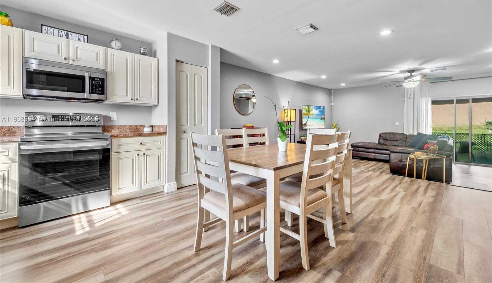 Small Image of 7068 WOODMONT AVE, Tamarac Number 5