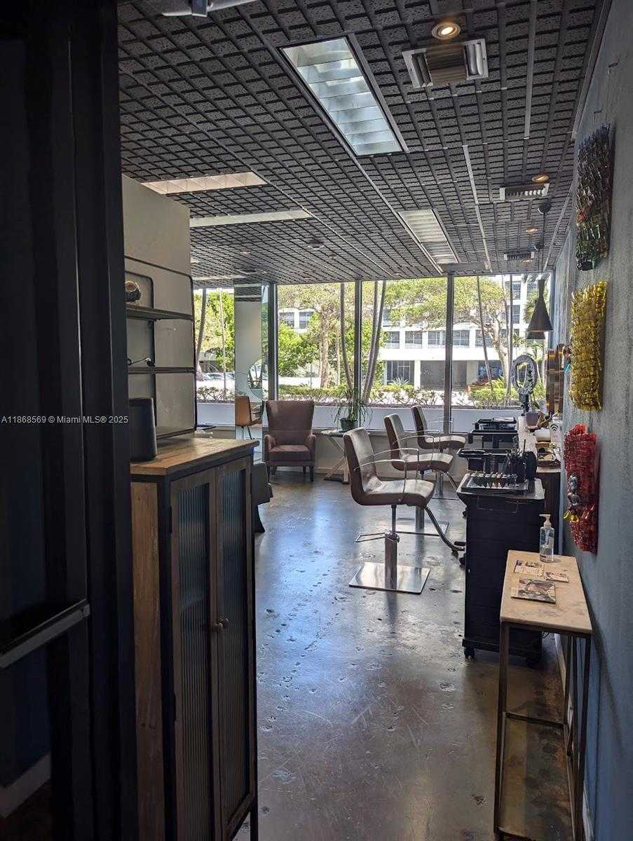 Small Image of 600 NORTH EAST 36TH ST #1804, Miami Number 25