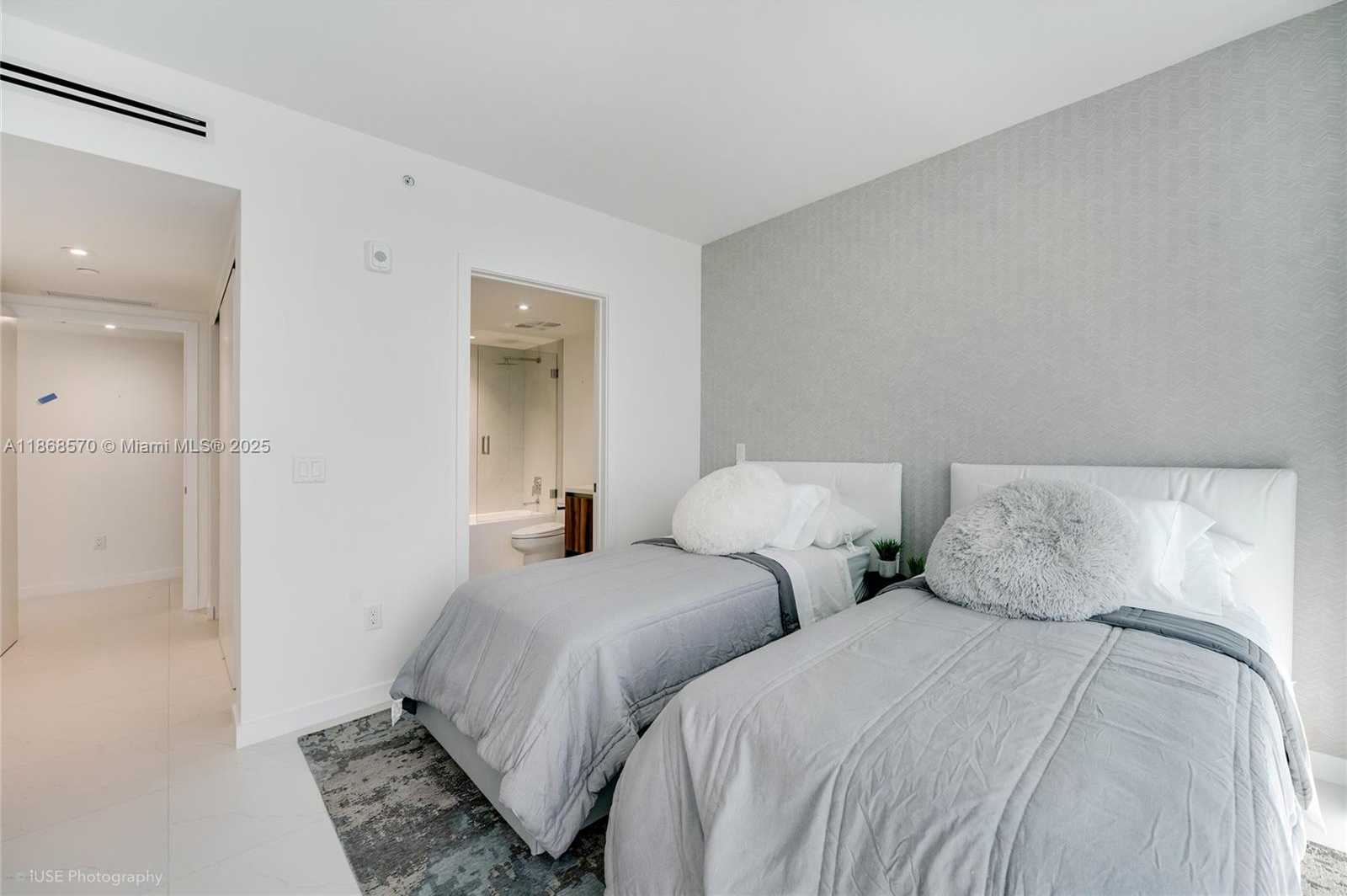 Small Image of 9901 WEST BAY HARBOR DR #406, Bal Harbour Number 32