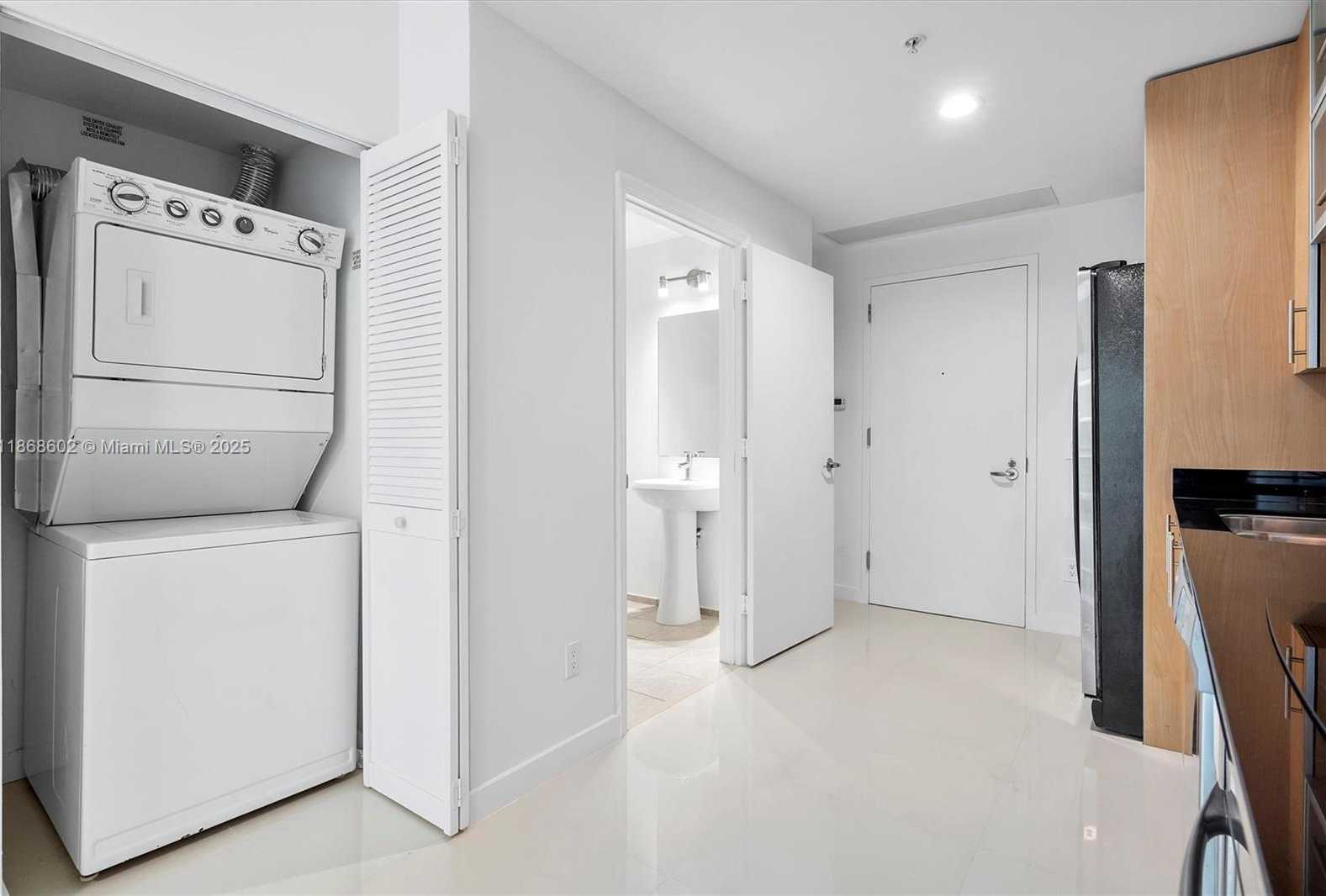 Small Image of 60 SOUTH WEST 13TH ST #2420, Miami Number 11