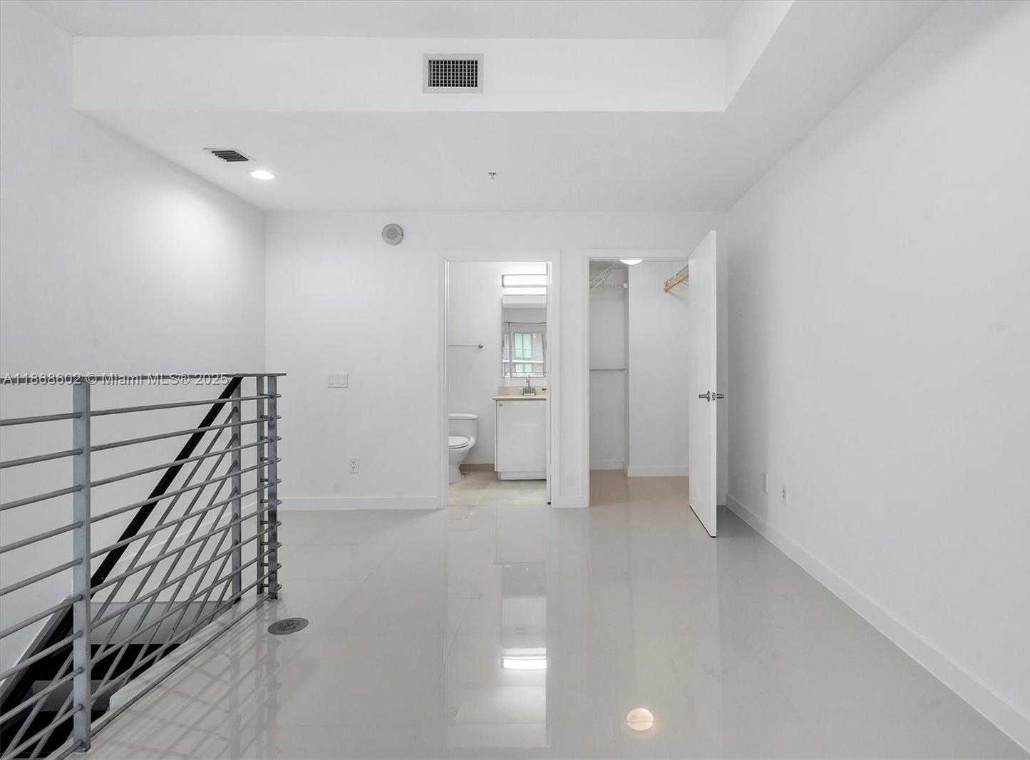 Small Image of 60 SOUTH WEST 13TH ST #2420, Miami Number 17