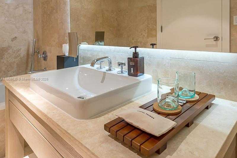 Small Image of 102 24TH ST #1016, Miami Beach Number 16