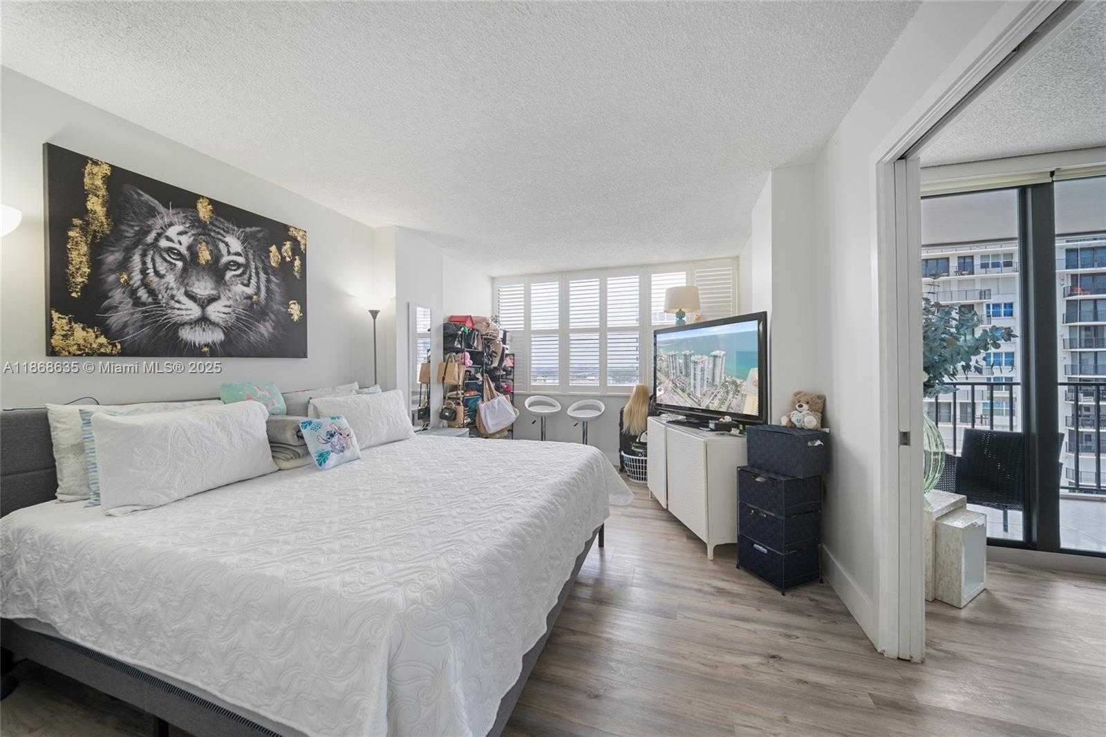Small Image of 2401 SOUTH OCEAN DR #2304, Hollywood Number 23