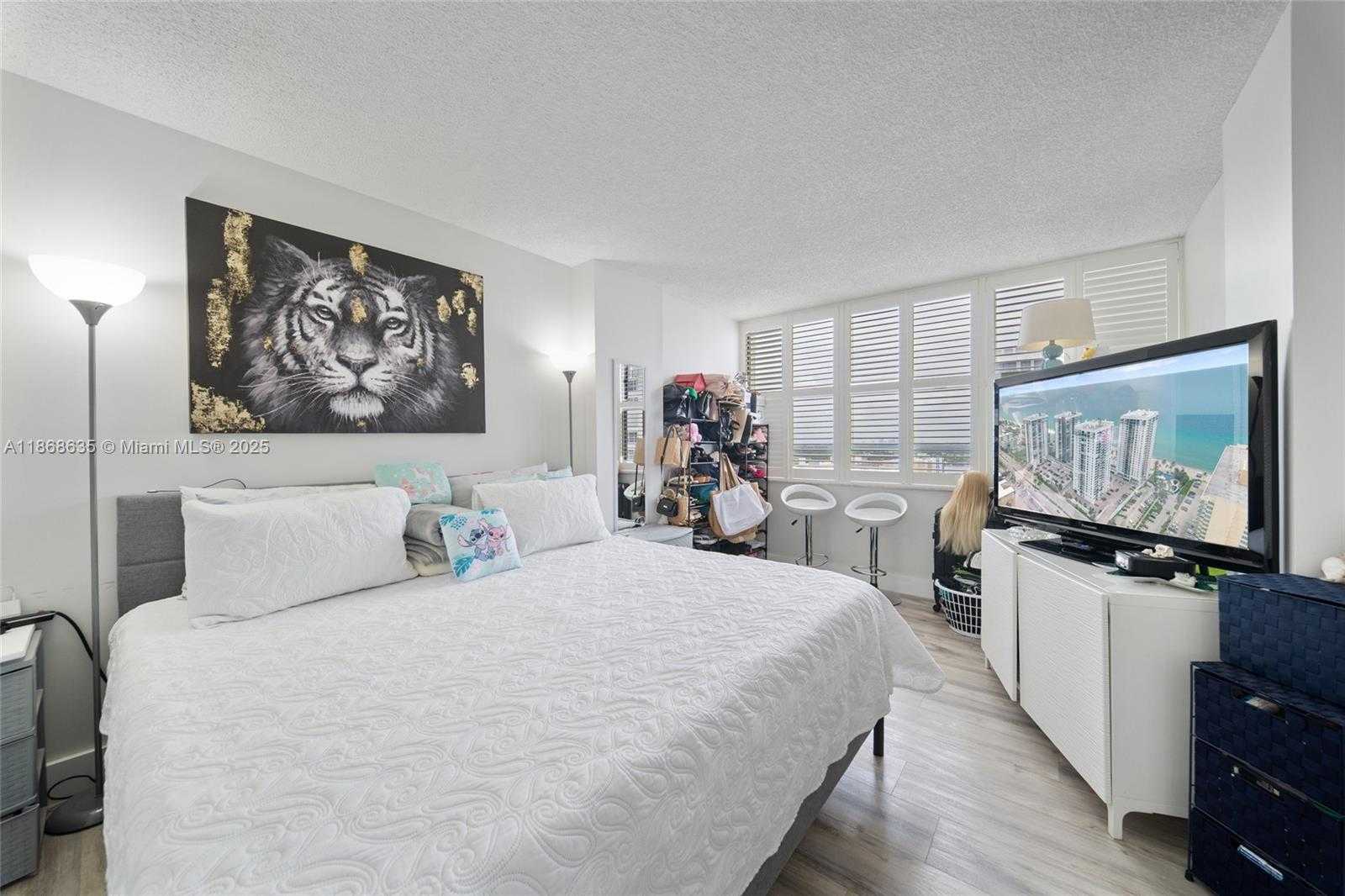 Small Image of 2401 SOUTH OCEAN DR #2304, Hollywood Number 24