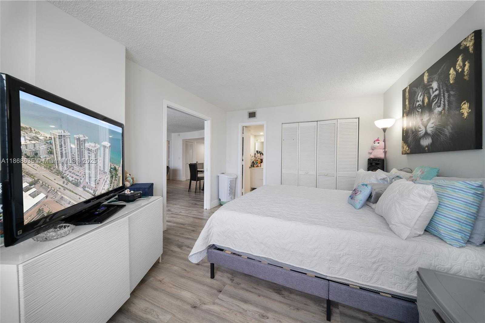 Small Image of 2401 SOUTH OCEAN DR #2304, Hollywood Number 25