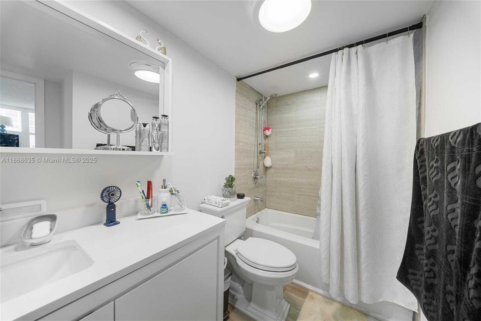 Small Image of 2401 SOUTH OCEAN DR #2304, Hollywood Number 29