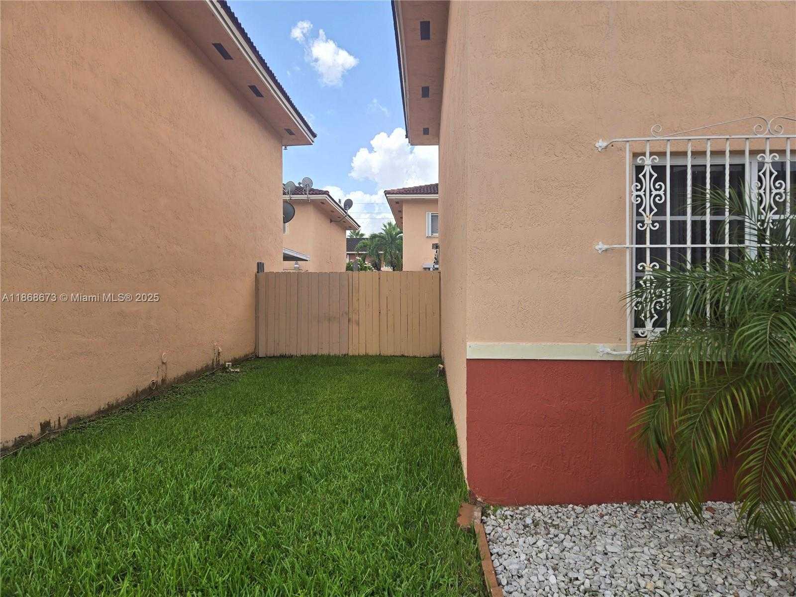 Small Image of 6919 WEST 36TH AVE #101, Hialeah Number 2