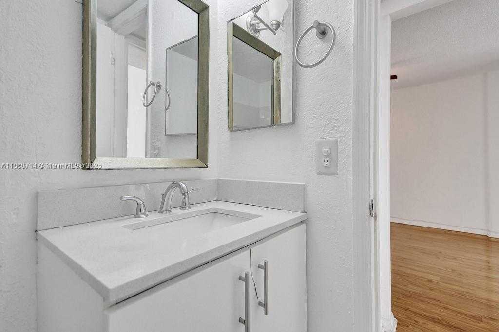 Small Image of 1251 NORTH EAST 108TH ST #411, Miami Number 13