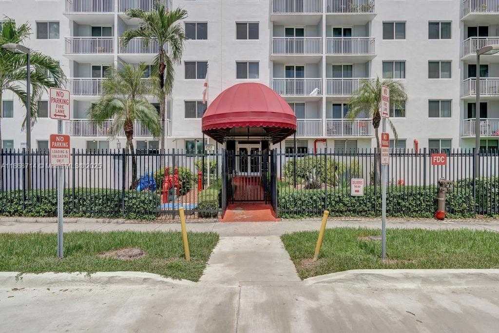 Small Image of 1251 NORTH EAST 108TH ST #411, Miami Number 21
