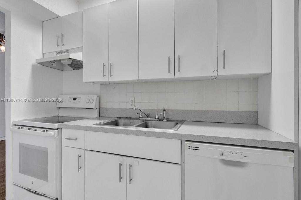 Small Image of 1251 NORTH EAST 108TH ST #411, Miami Number 6