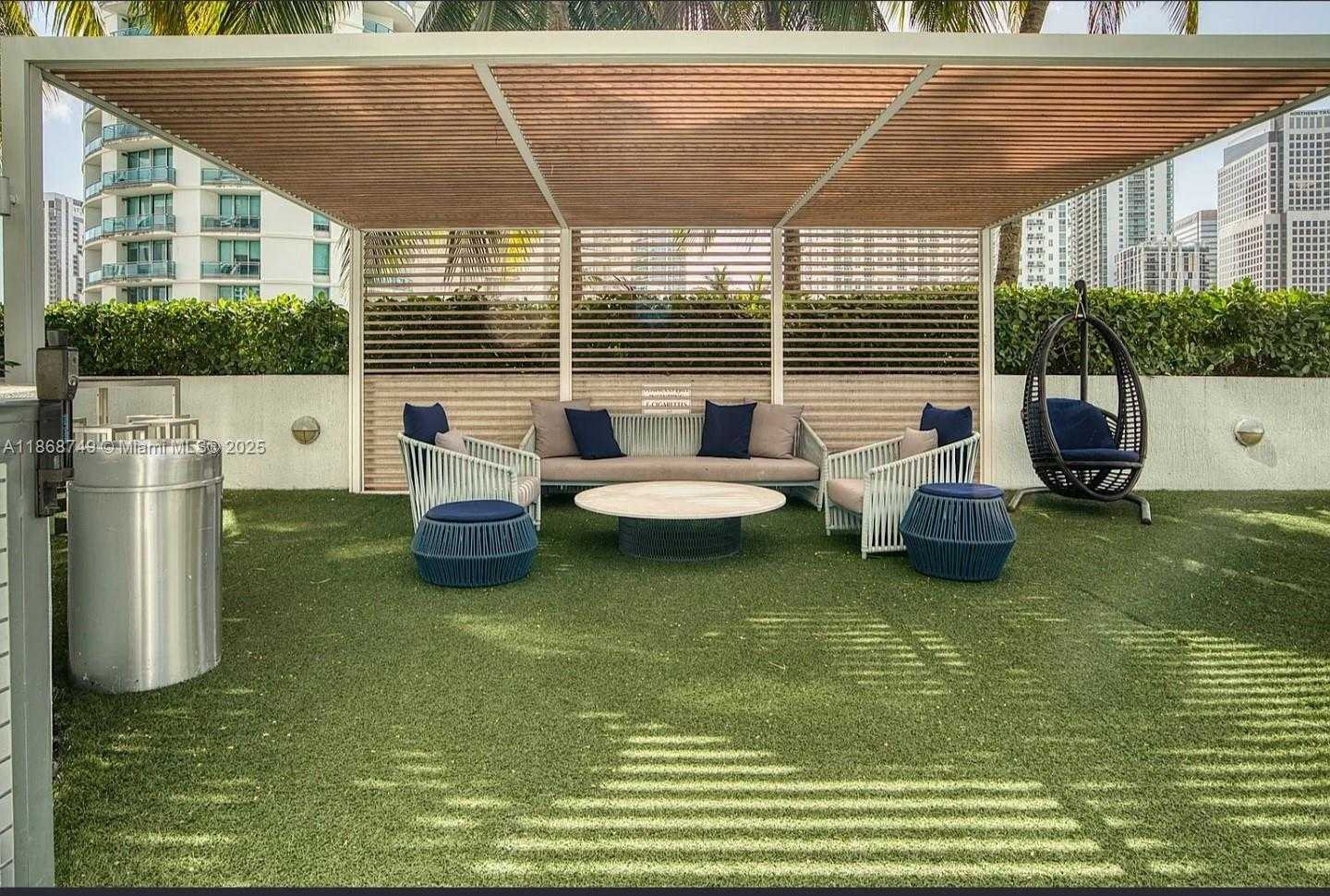 Small Image of 90 NW 3rd St, Miami, FL 33128, USA Number 27