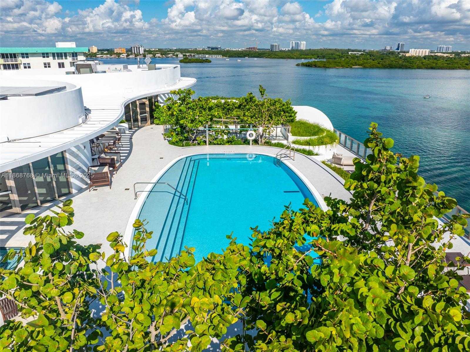 Small Image of 1135 103 #505, Bay Harbor Islands Number 44