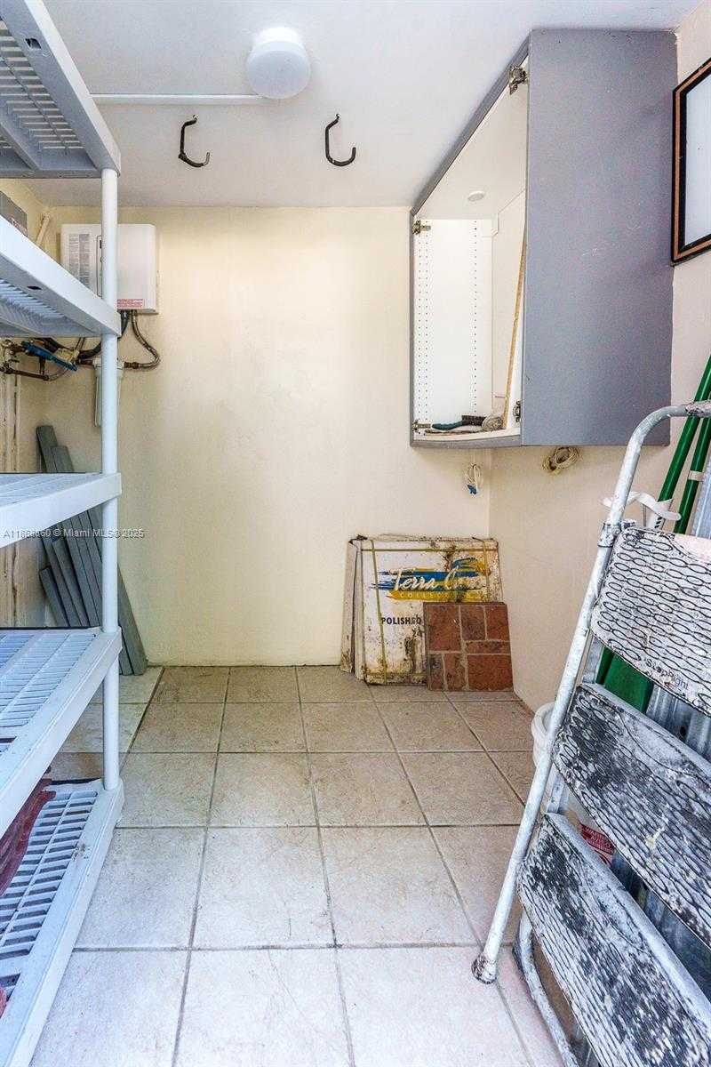 Small Image of 1462 SPRINGSIDE DR, Weston Number 13