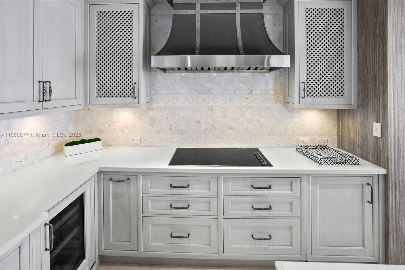 Small Image of 5959 COLLINS AVE #1007, Miami Beach Number 16