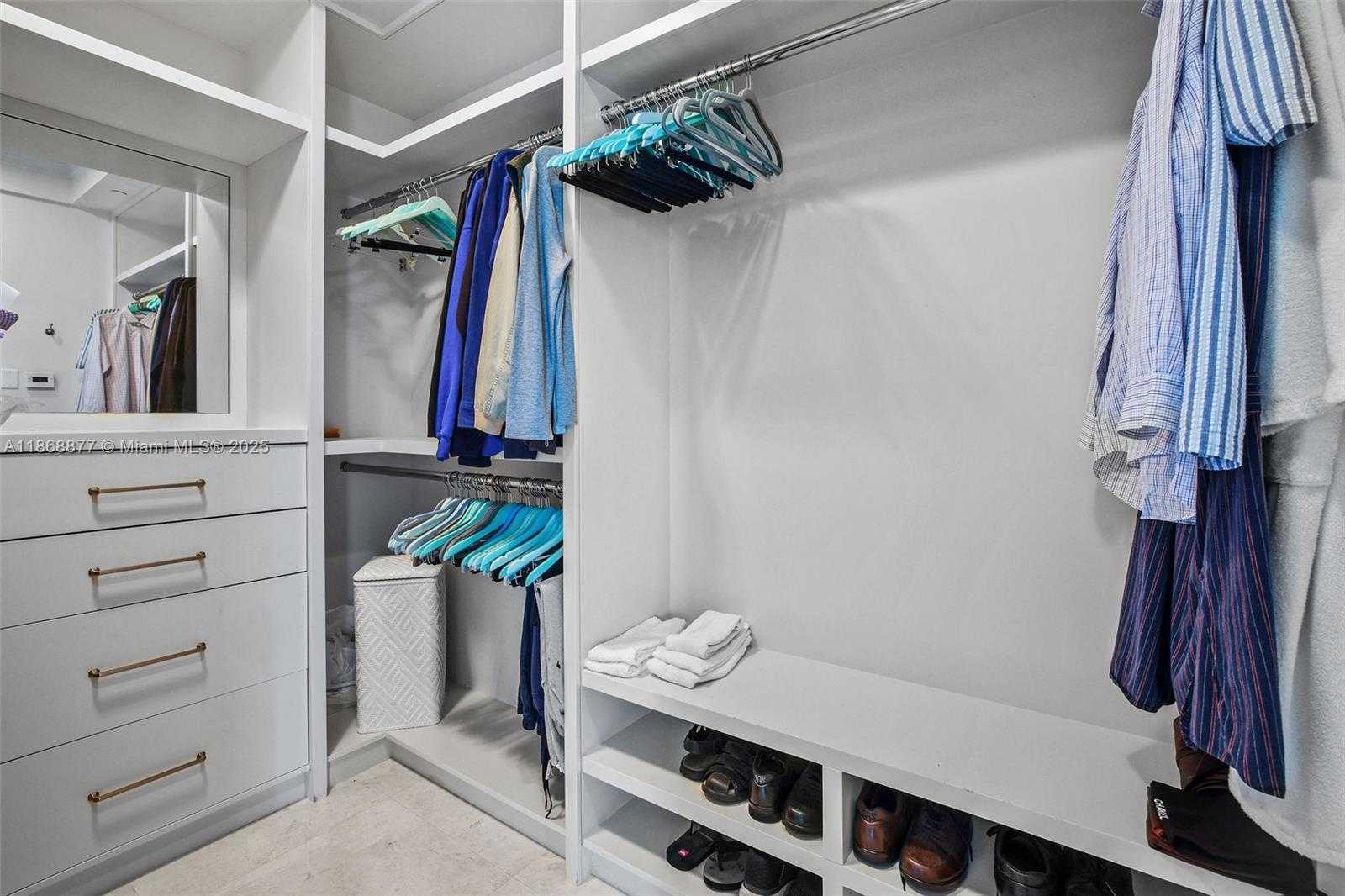 Small Image of 5959 COLLINS AVE #1007, Miami Beach Number 22