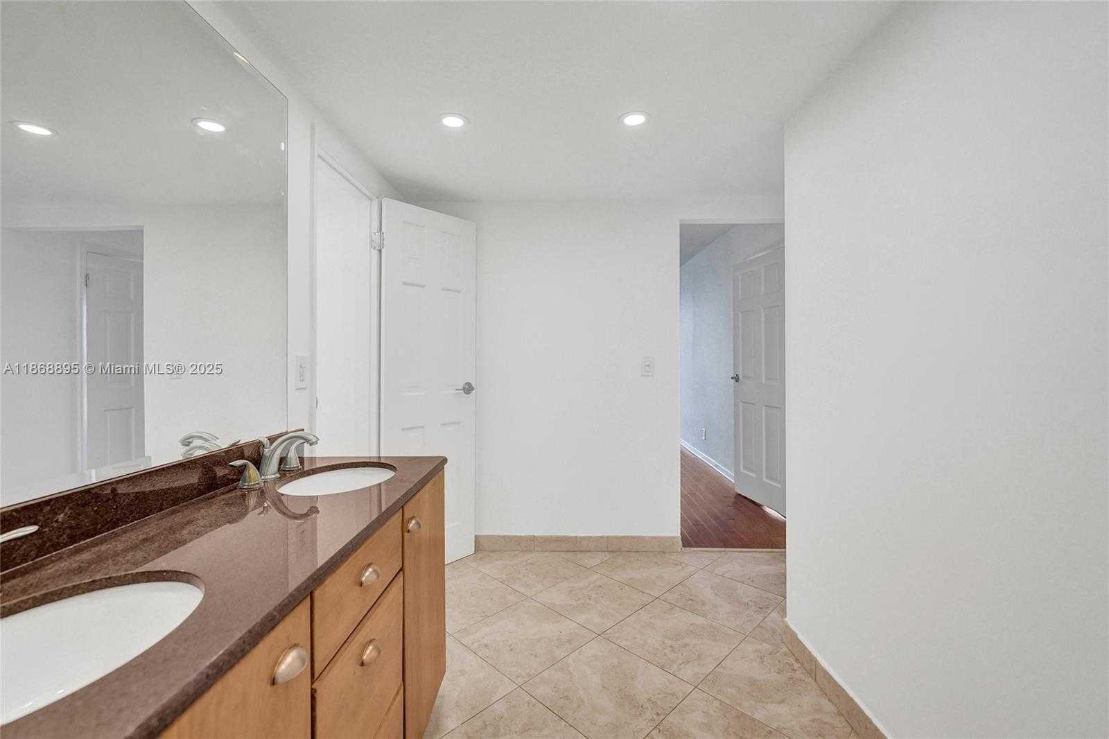 Small Image of 1500 SOUTH OCEAN DR #6F, Hollywood Number 18