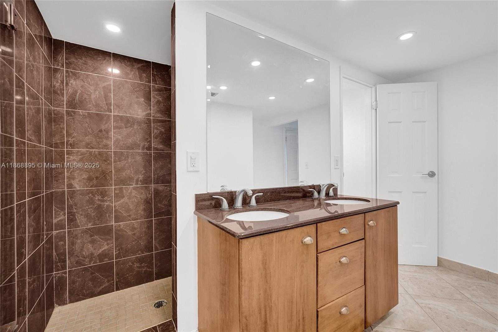 Small Image of 1500 SOUTH OCEAN DR #6F, Hollywood Number 19