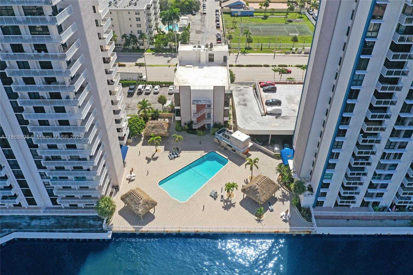 Small Image of 1500 SOUTH OCEAN DR #6F, Hollywood Number 5