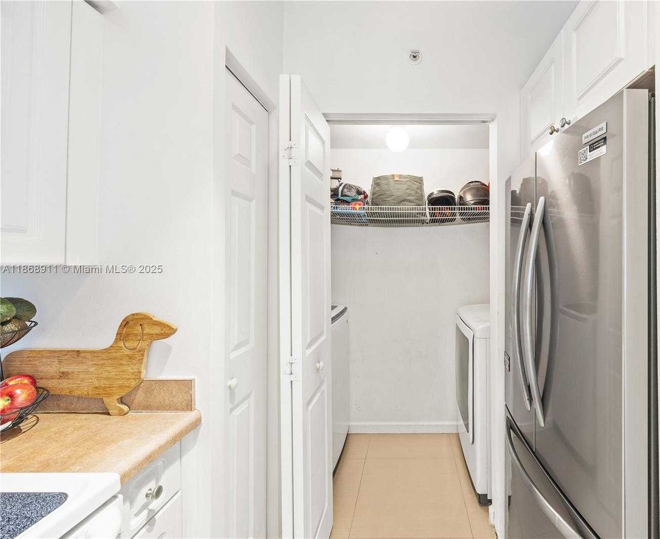 Small Image of 17100 NORTH BAY RD #1810, Sunny Isles Beach Number 10