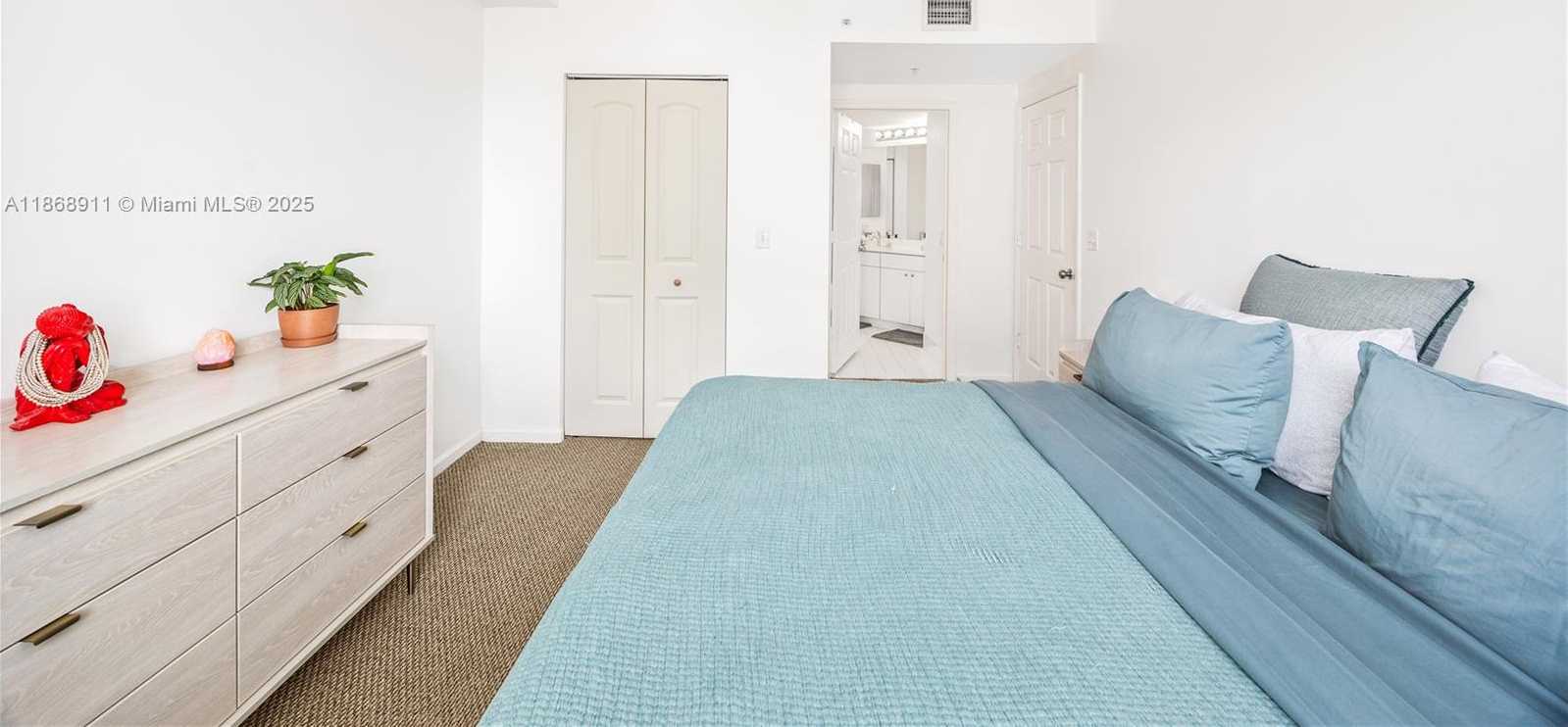 Small Image of 17100 NORTH BAY RD #1810, Sunny Isles Beach Number 17