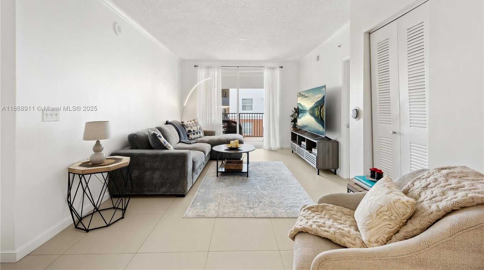 Small Image of 17100 NORTH BAY RD #1810, Sunny Isles Beach Number 3