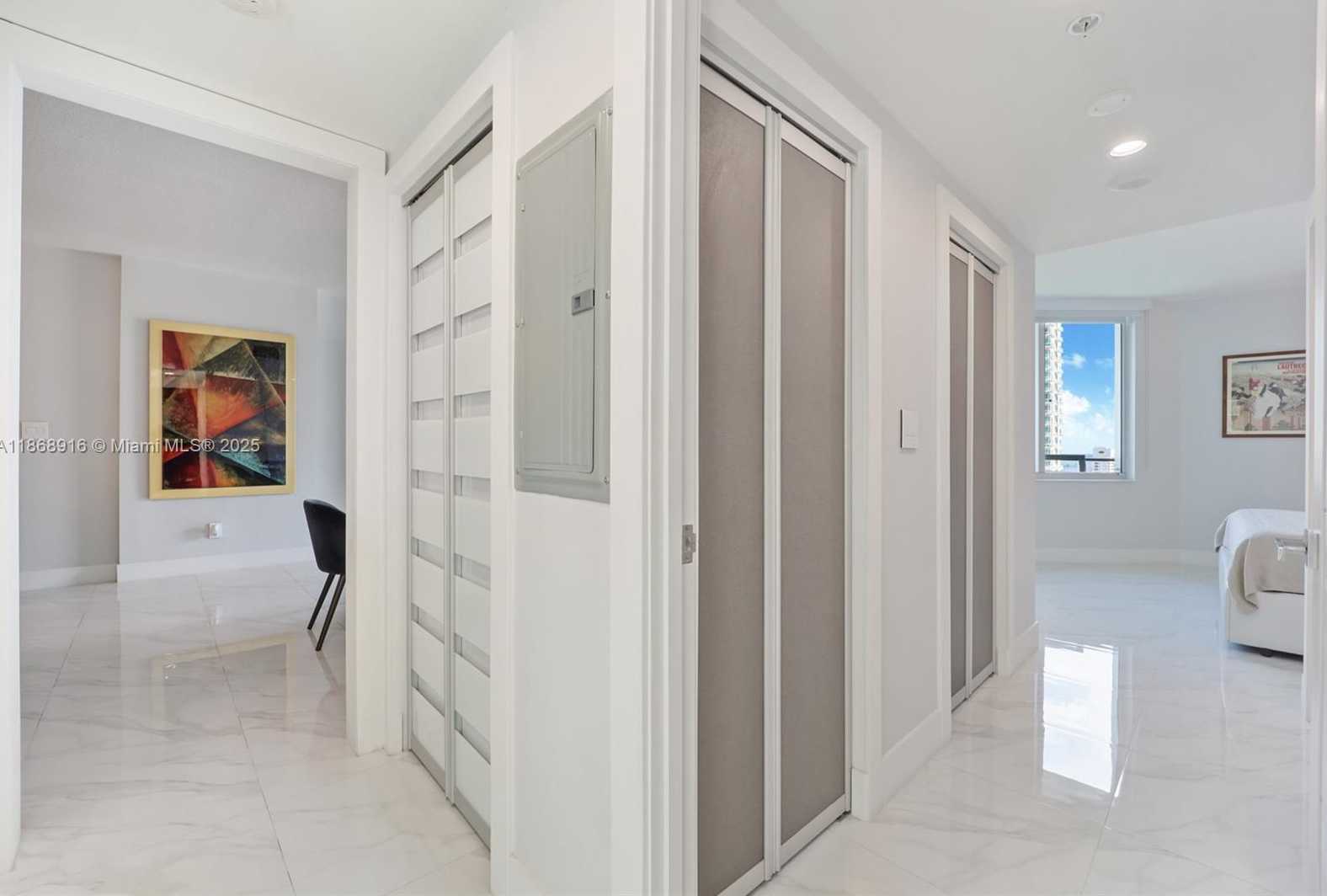 Small Image of 325 SOUTH BISCAYNE BLVD #2515, Miami Number 14