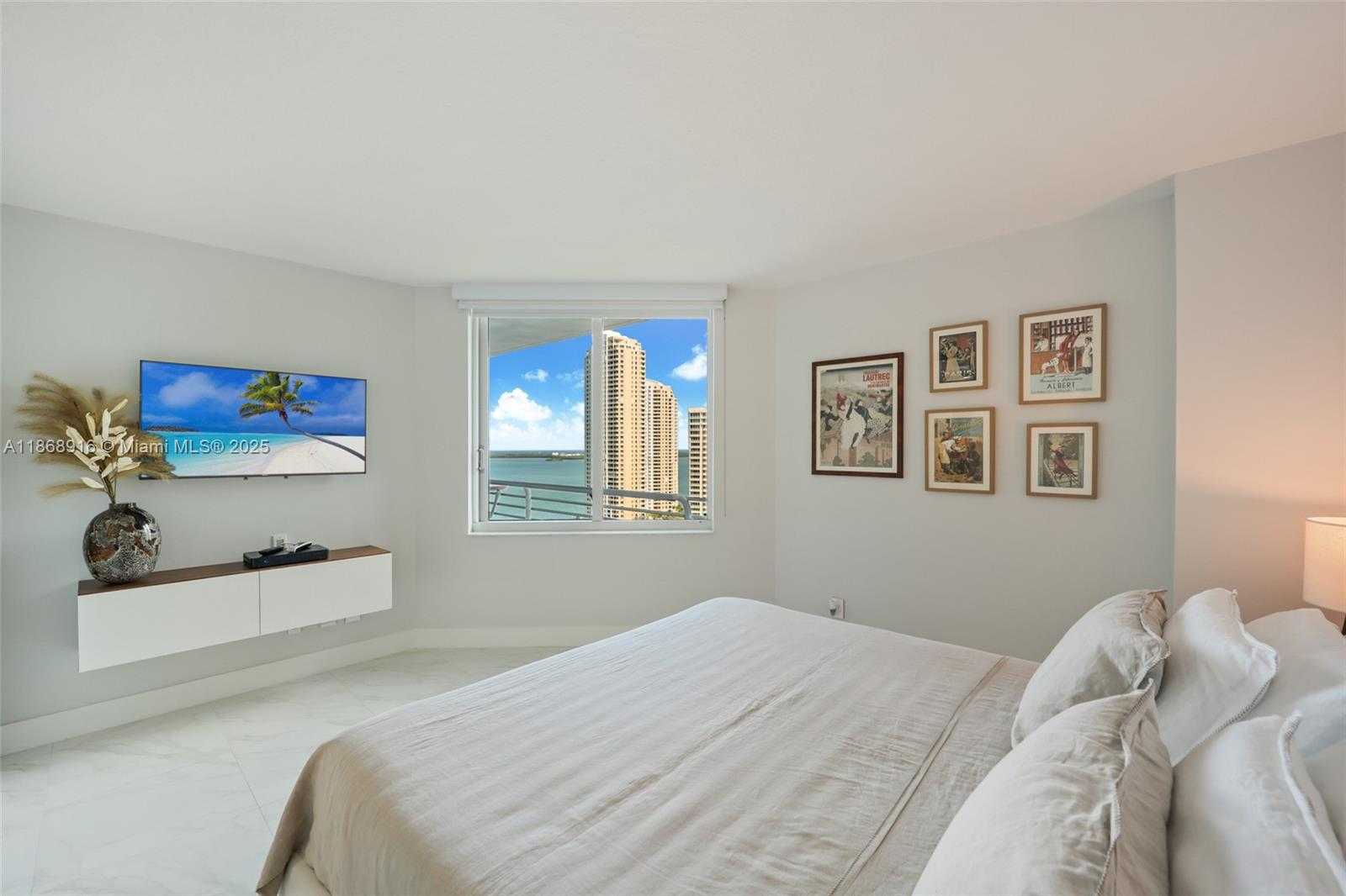 Small Image of 325 SOUTH BISCAYNE BLVD #2515, Miami Number 16
