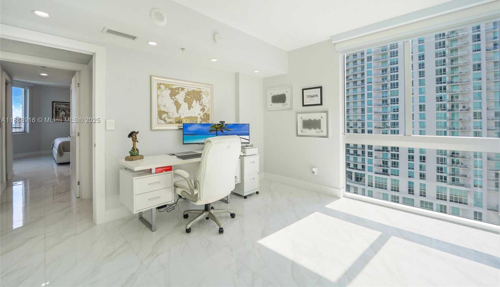 Small Image of 325 SOUTH BISCAYNE BLVD #2515, Miami Number 20