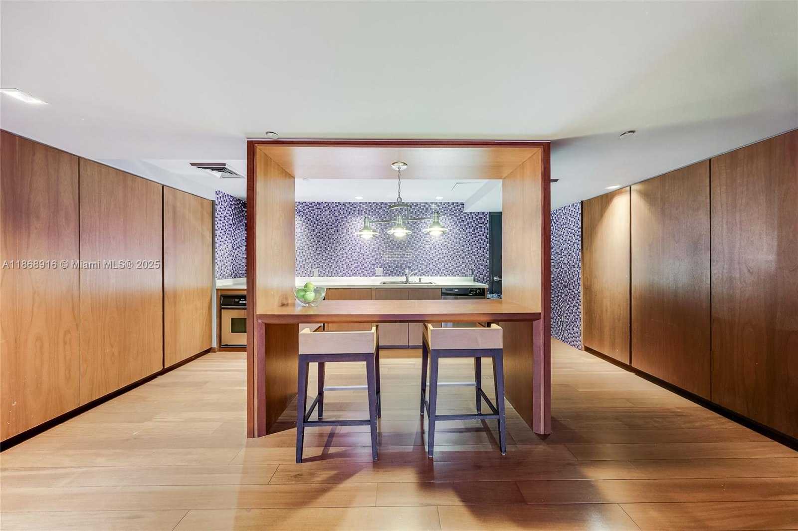 Small Image of 325 SOUTH BISCAYNE BLVD #2515, Miami Number 32
