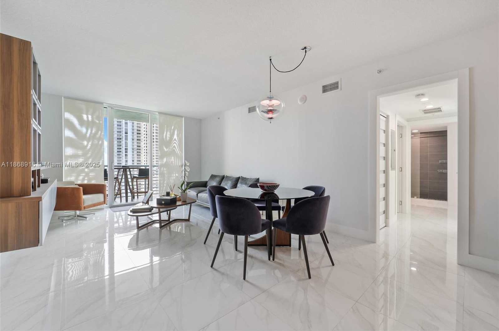 Small Image of 325 SOUTH BISCAYNE BLVD #2515, Miami Number 7