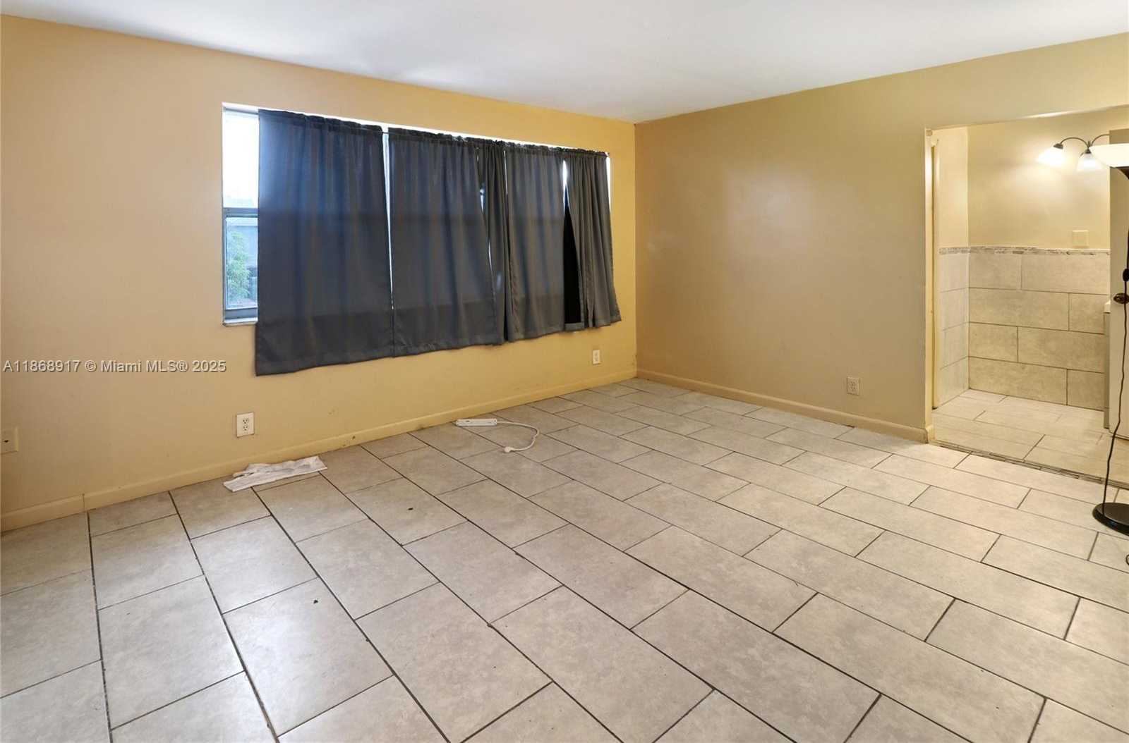 Small Image of 1348 SEAVIEW DR, North Lauderdale Number 12