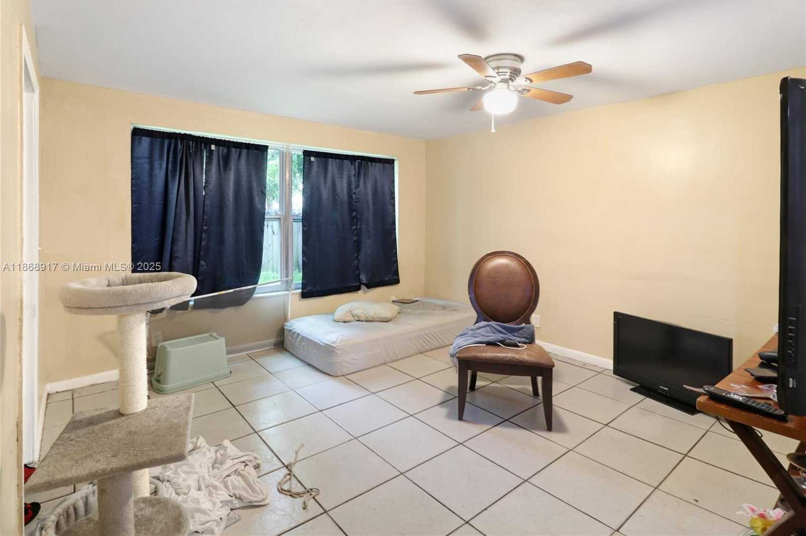 Small Image of 1348 SEAVIEW DR, North Lauderdale Number 13