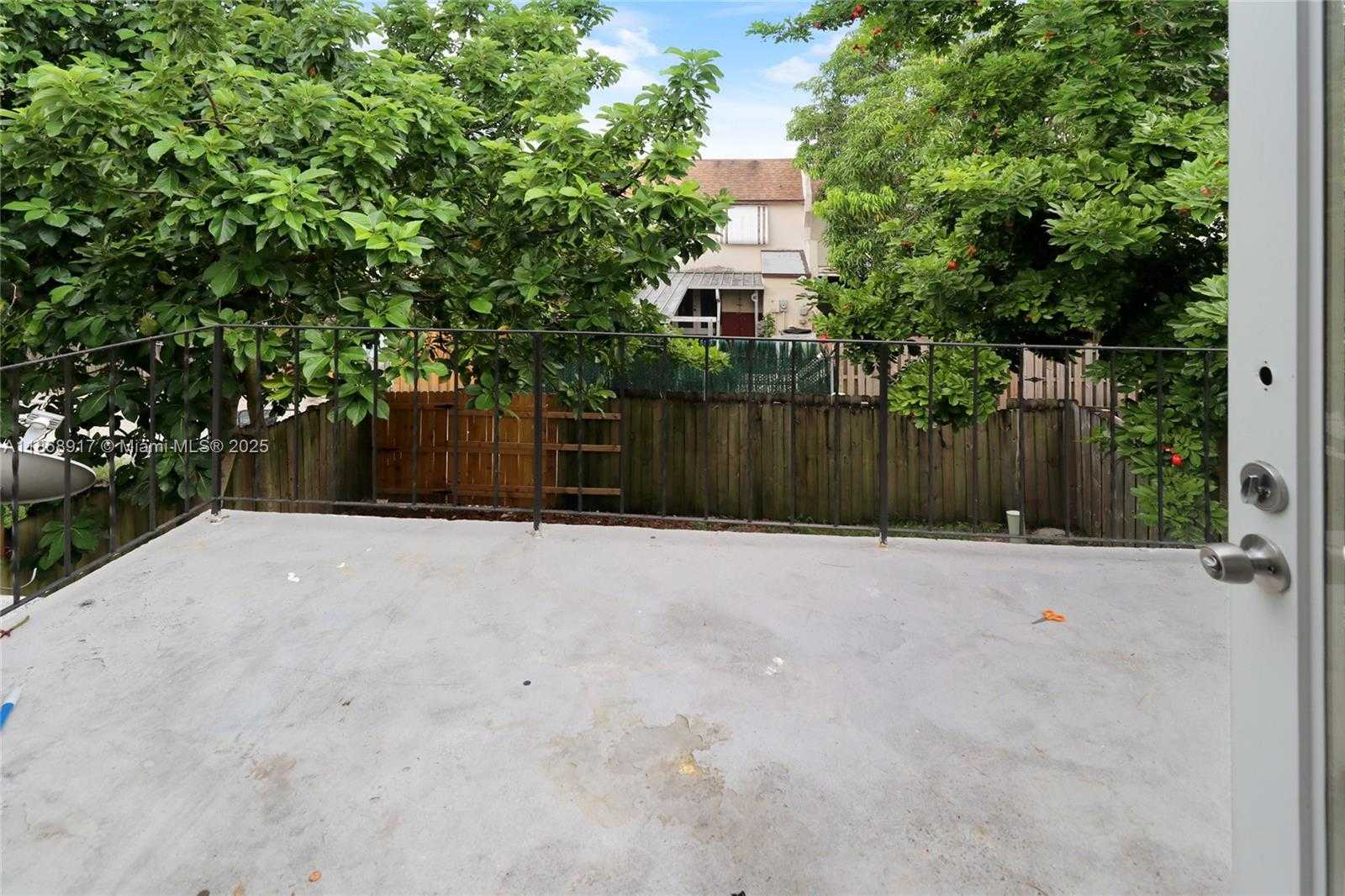 Small Image of 1348 SEAVIEW DR, North Lauderdale Number 15
