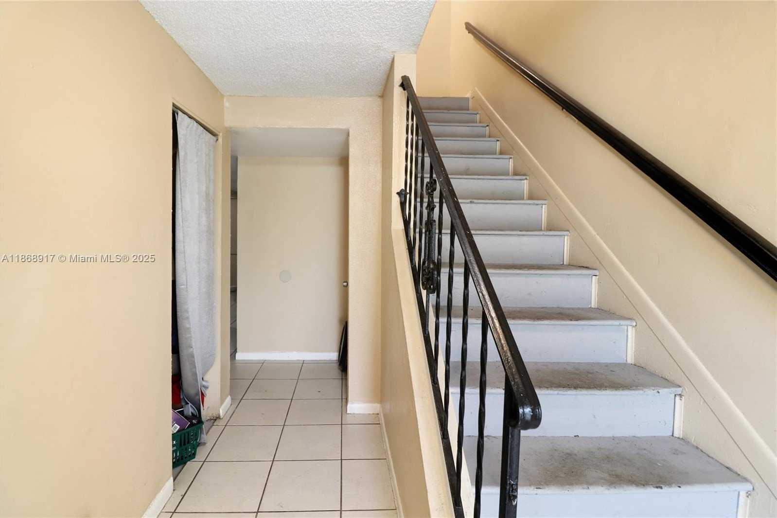 Small Image of 1348 SEAVIEW DR, North Lauderdale Number 17