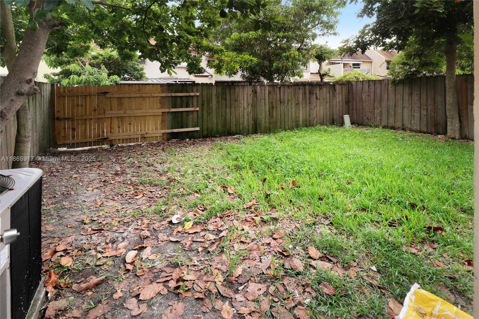Small Image of 1348 SEAVIEW DR, North Lauderdale Number 23