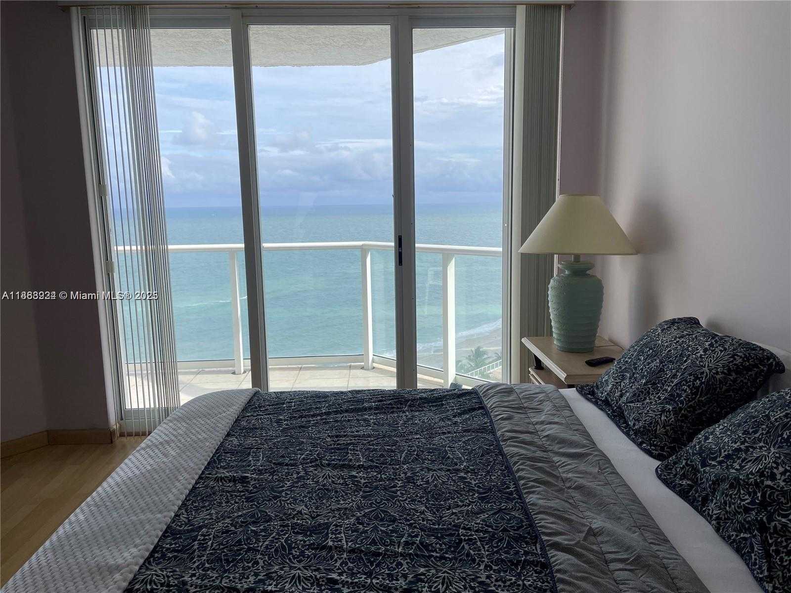 Small Image of 16445 COLLINS AVE #1422, Sunny Isles Beach Number 4
